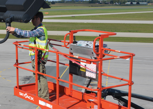 Elevador de Pluma Telescópica SKYJACK 66