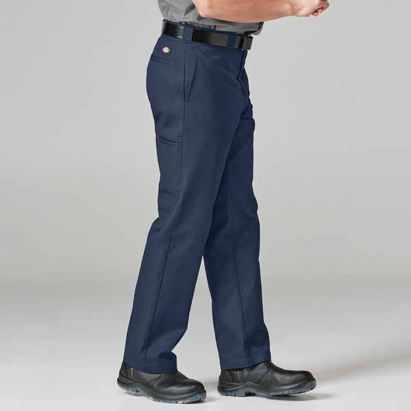 Pantalón con bolsillos multiusos de gabardina